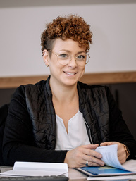 Barbara Zehetmaier bei Elektro Zehetmaier Florian in Obing